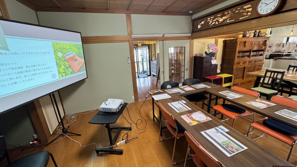 京都カリンバ教室 1Day体験レッスンの様子